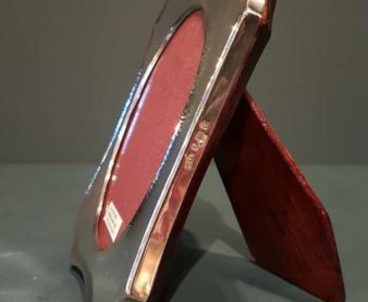 Edwardian Planished Silver Photo Frame - Image 3