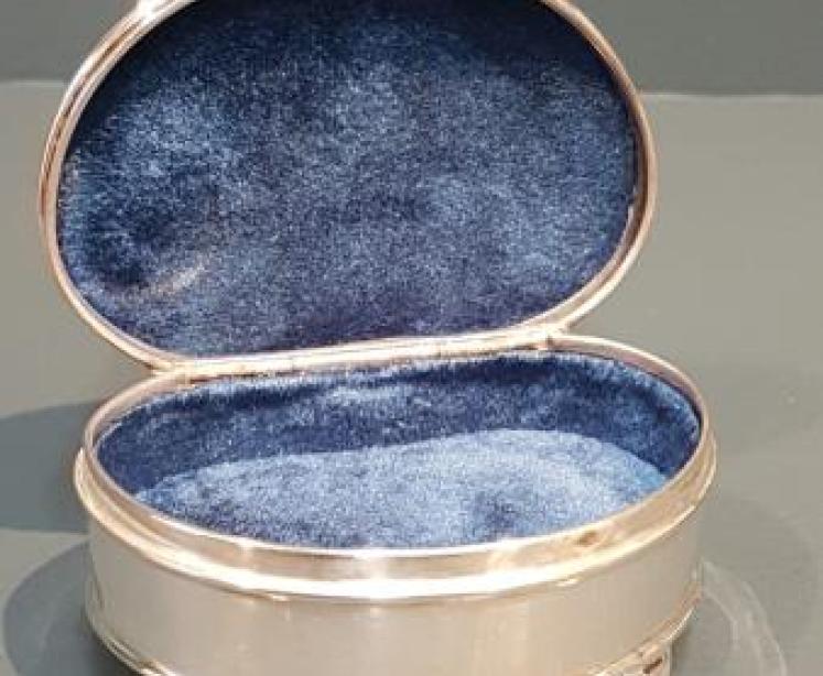 Edwardian Silver and Mother of Pearl Ring Box - Image 6