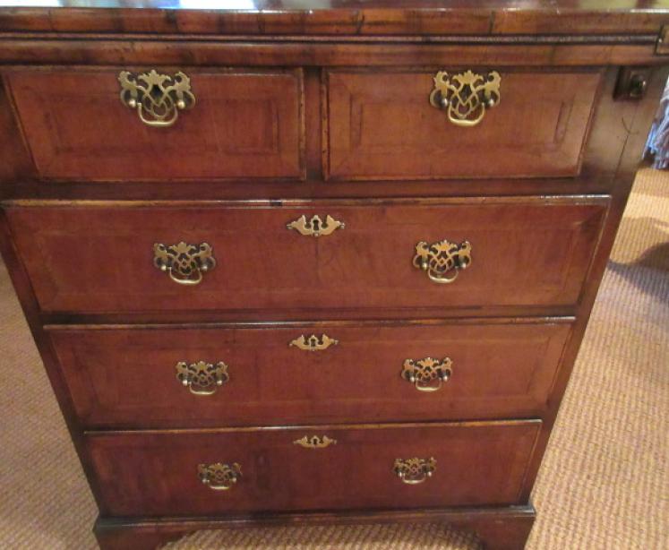 Very Small George I Period Figured Bachelor's Chest - Image 2