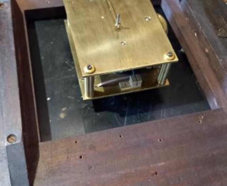 1941 RAF Fusee Wall Clock by Elliott - Image 5