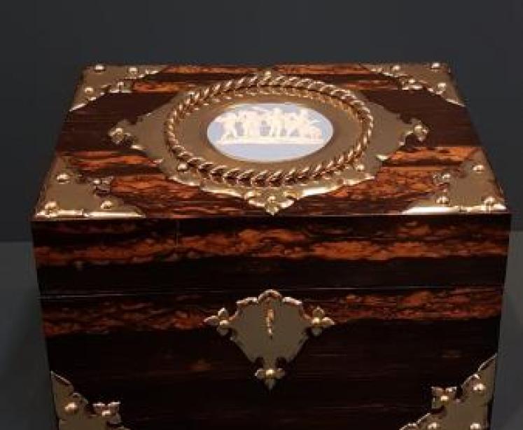 Superb Colomandel Stationary Box With Wedgwood Panel  - Image 1