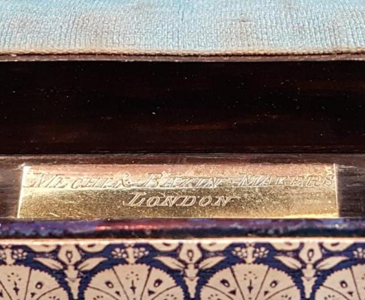 Superb Colomandel Stationary Box With Wedgwood Panel  - Image 4