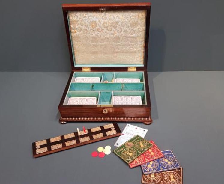 Mid Victorian Rosewood Card and Cribbage Box - Image 1