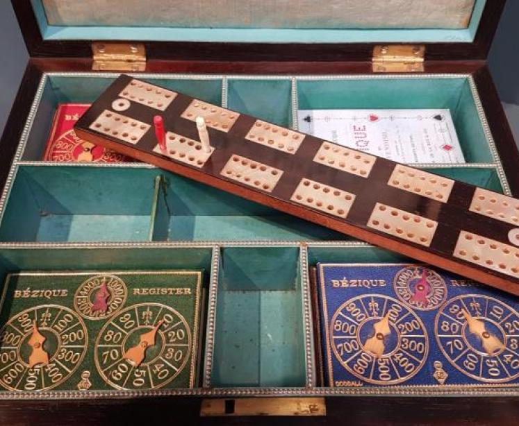 Mid Victorian Rosewood Card and Cribbage Box - Image 3