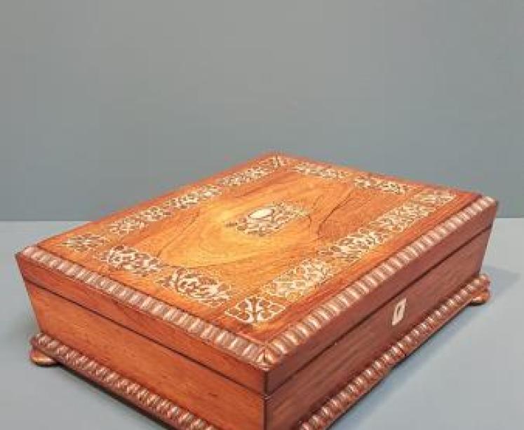 Mid Victorian Rosewood Card and Cribbage Box - Image 7