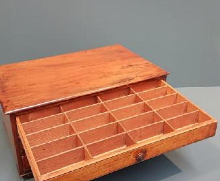 Small Victorian Walnut Table Top Collectors Chest - Image 4