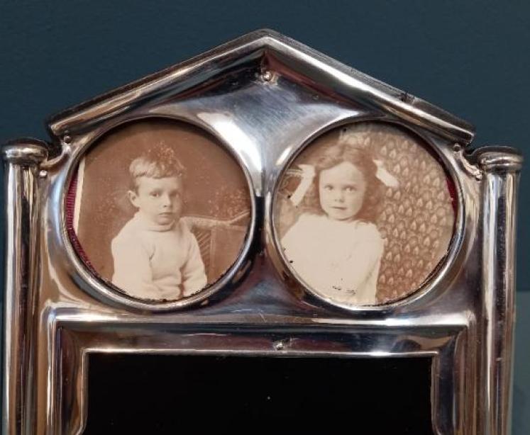 Rare Edwardian Silver Three Window Photo Frame - Image 3
