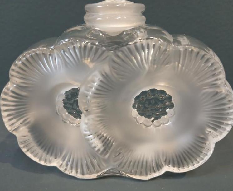 Lalique Opalescent 'Deux Fleurs' Scent Bottle - Image 3