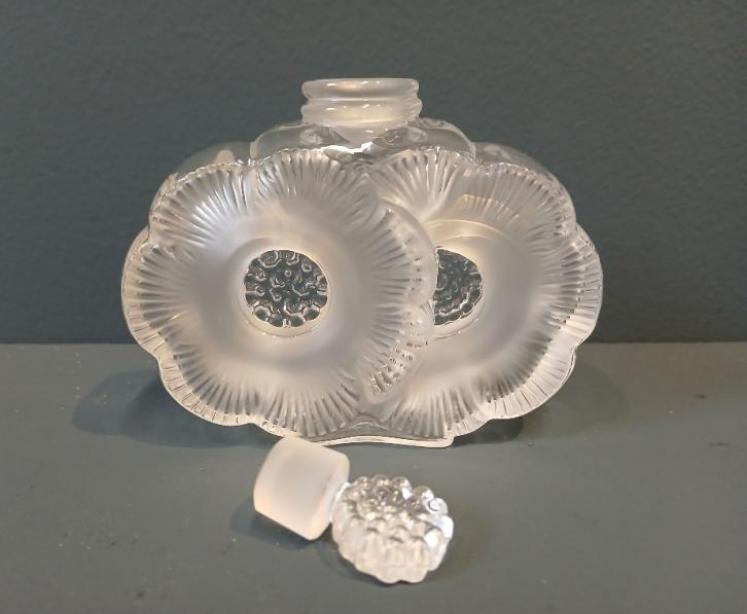 Lalique Opalescent 'Deux Fleurs' Scent Bottle - Image 5