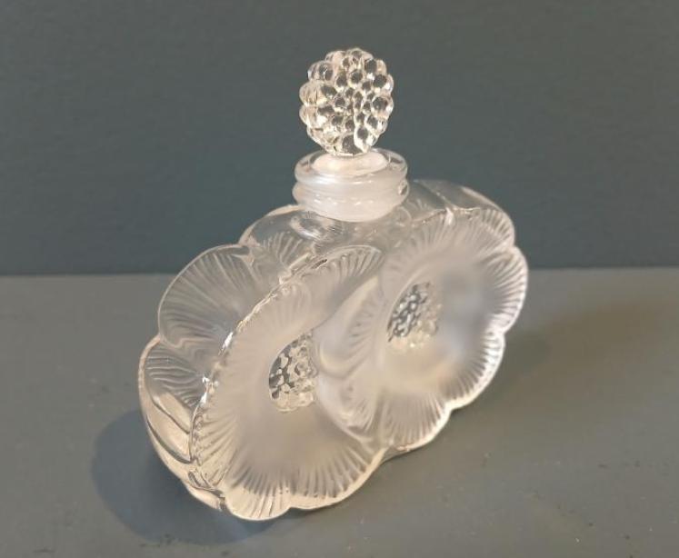 Lalique Opalescent 'Deux Fleurs' Scent Bottle - Image 6