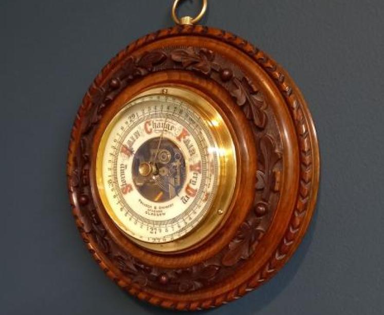 Victorian Walnut Acorn & Oak Leaf Aneroid Barometer - Image 6