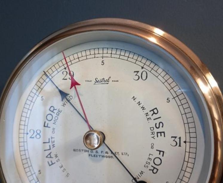 Fleetwood Polished Brass Bulkhead Marine Barometer - Image 2