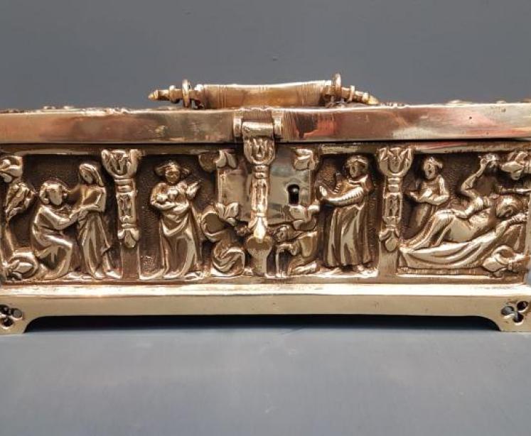 Victorian Cast Brass Casket - Image 2