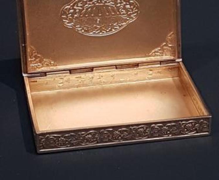 Outstanding Engine Turned Enamel Card Case - Image 4