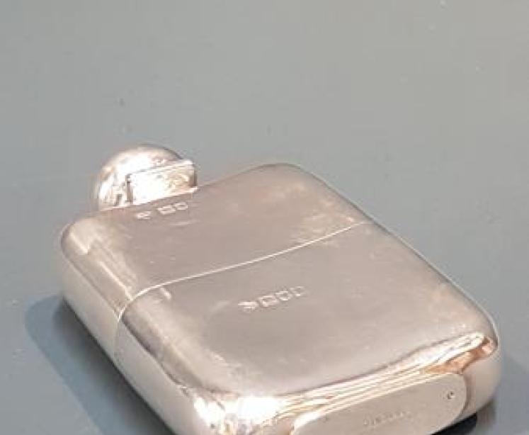 Superb Edwardian Silver Hip Flask and Cup - Image 5