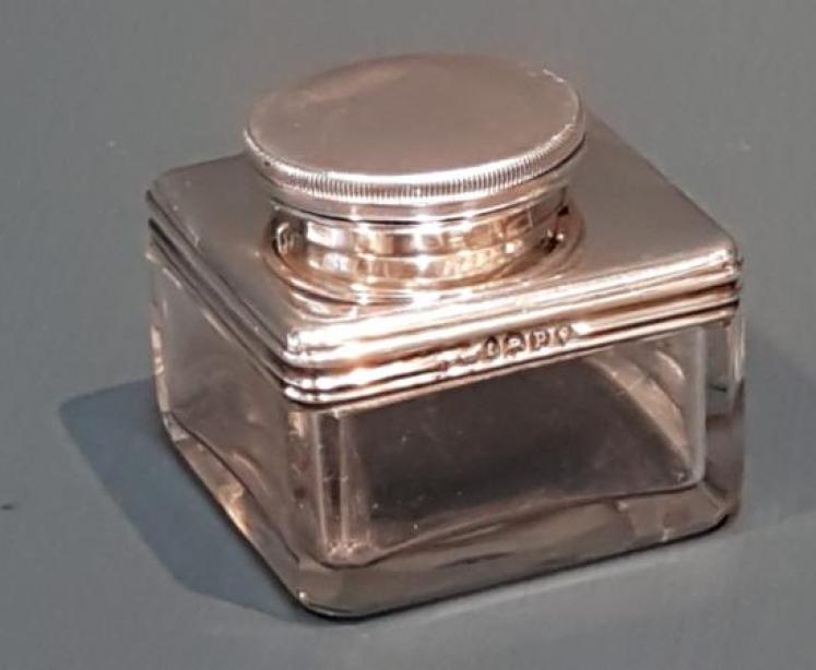 George III Silver Bayonet Travelling Top Ink Well - Image 1