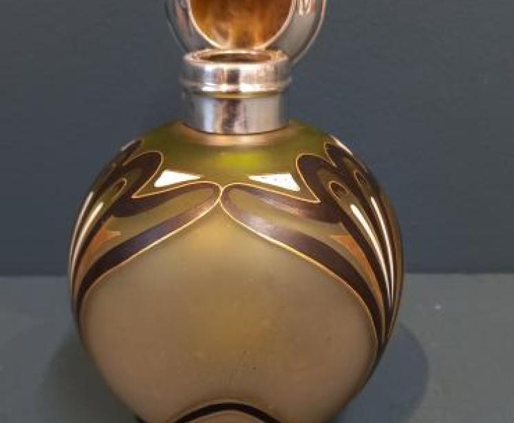 Art Nouveau Silver Iridescent Olive Green Glass Scent Bottle - Image 2