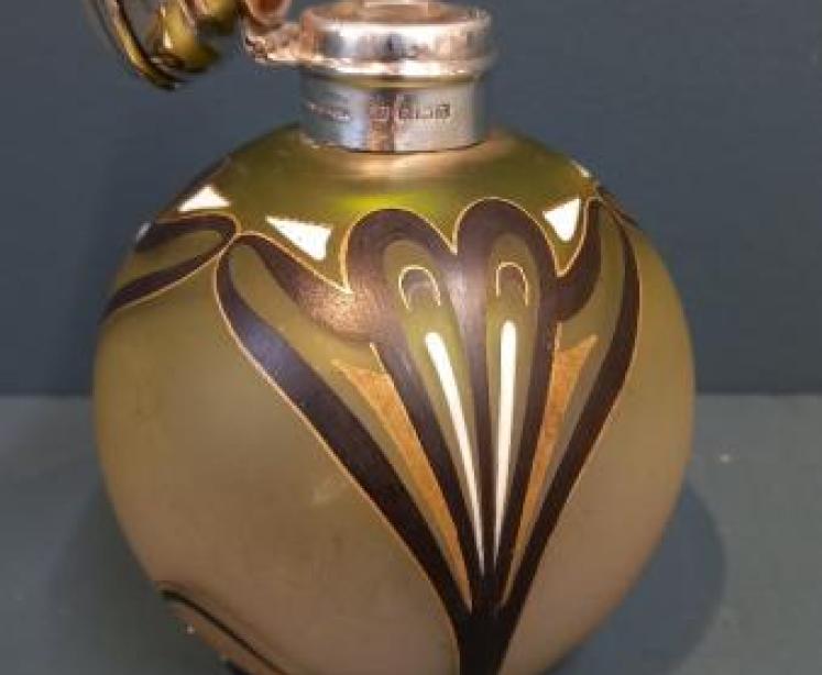 Art Nouveau Silver Iridescent Olive Green Glass Scent Bottle - Image 3