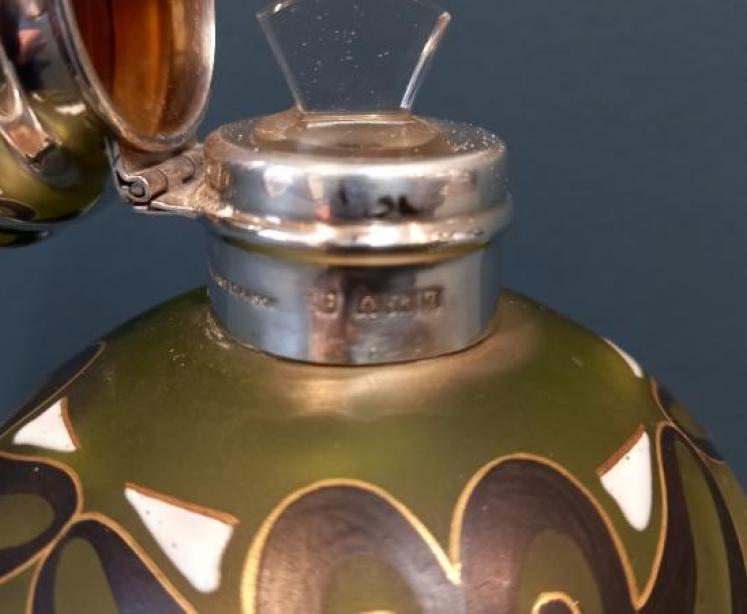 Art Nouveau Silver Iridescent Olive Green Glass Scent Bottle - Image 4