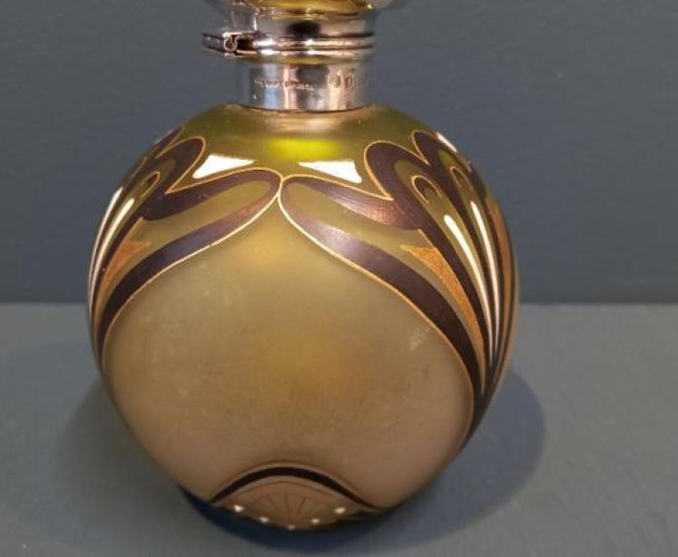 Art Nouveau Silver Iridescent Olive Green Glass Scent Bottle - Image 5