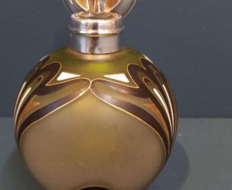 Art Nouveau Silver Iridescent Olive Green Glass Scent Bottle - Image 6