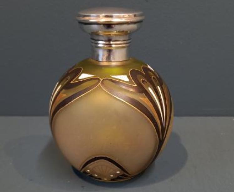 Art Nouveau Silver Iridescent Olive Green Glass Scent Bottle - Image 7