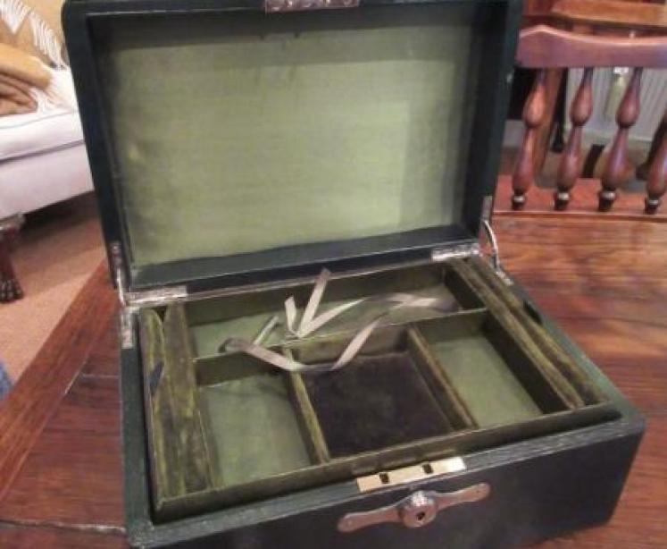 High Quality Edwardian Period Leather Jewellery Box - Image 1