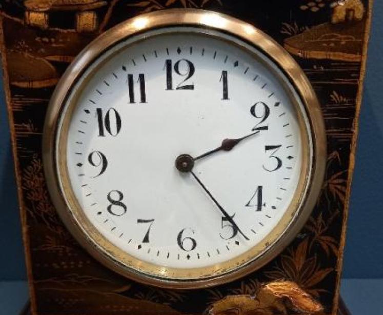 Edwardian Black Chinoiserie Mantel Clock  - Image 3