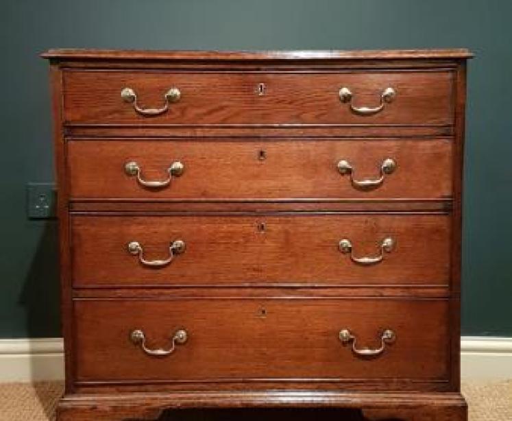Small George III Oak Chest of Drawers - Image 1