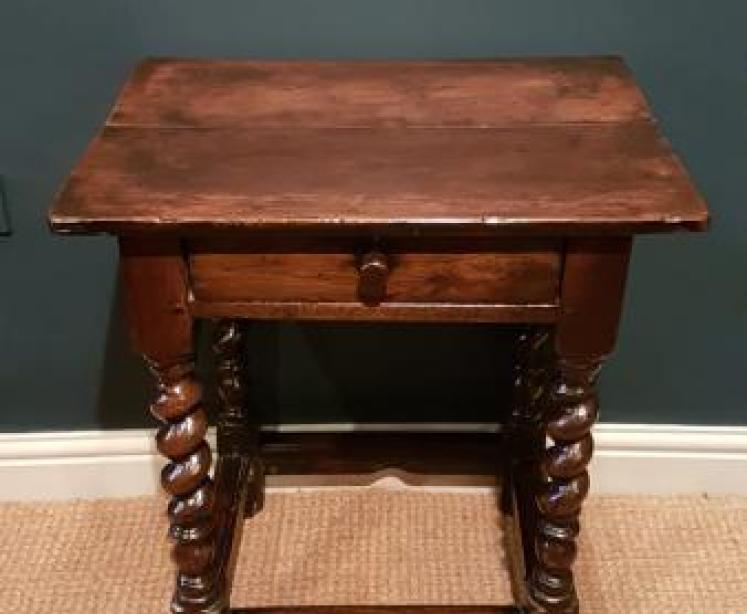 Small Proportioned William and Mary Period Oak Side Table - Image 7