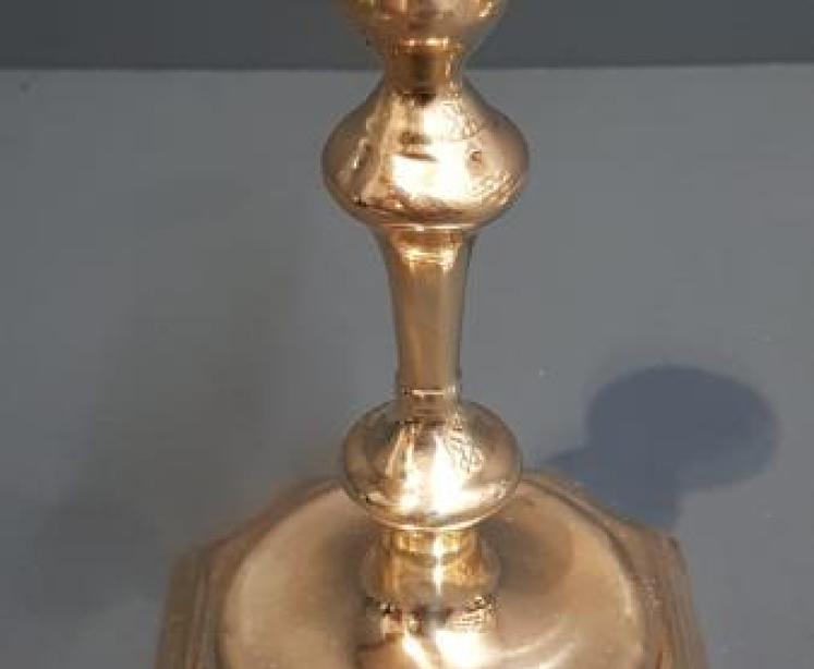 Pair of George III Seamed Brass Candlesticks - Image 3