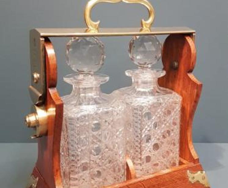 Atkinson Lancaster 2 Pint Bottle Tantalus - Image 1