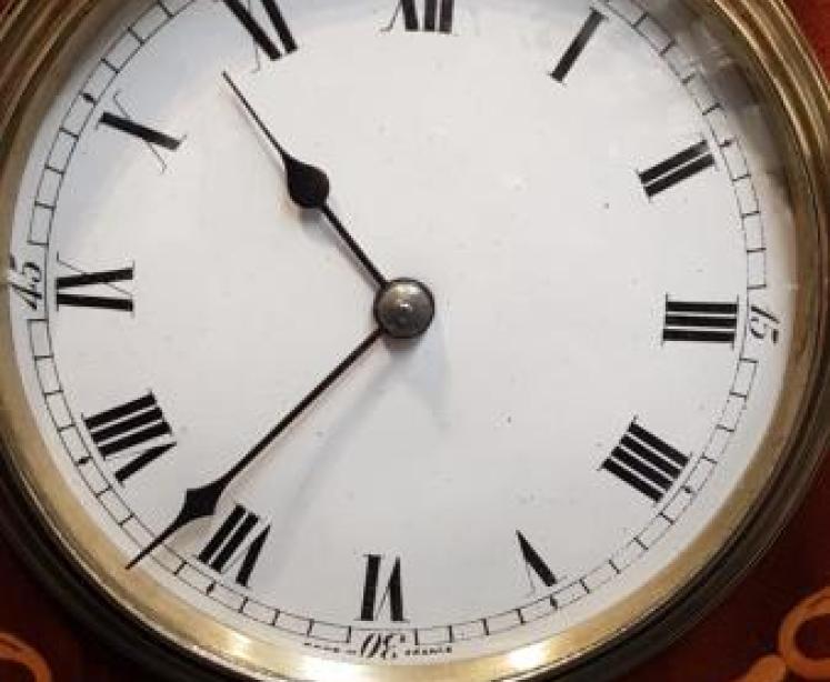 Fine Quality Edwardian Inlaid Mahogany Mantel Clock - Image 2