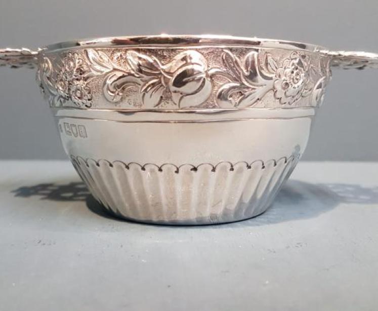 Superb Large Victorian Silver Quaich - Image 2