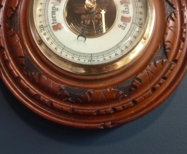 Victorian Walnut Cased Aneroid Barometer - Image 5
