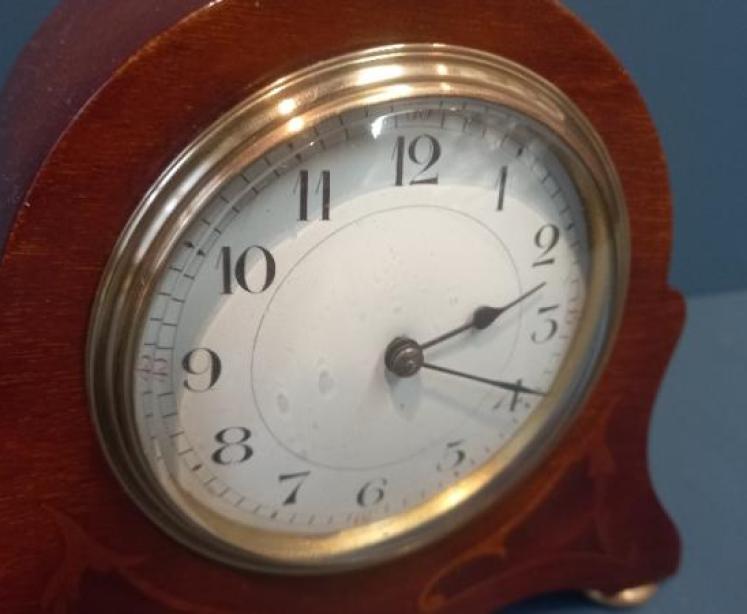 Small Edwardian Fruitwood Inlaid Mantel Clock - Image 3