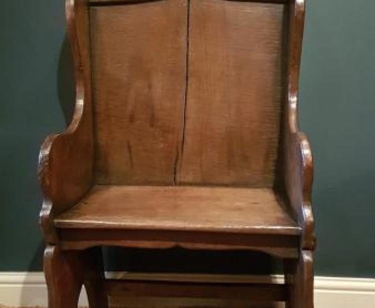 Small Period Oak Fireside Settle  - Image 1