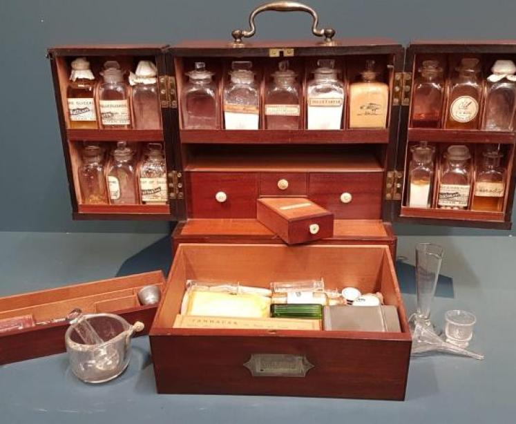 Victorian Mahogany Apothecary Box and Original Contents - Image 1
