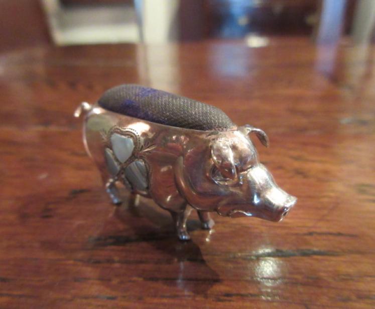 Rare George V Period Silver Irish Themed Pig Pin Cushion - Image 4