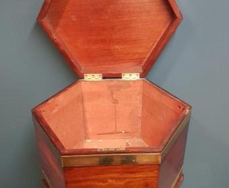 George III Mahogany Brass Bound Cellarette - Image 5