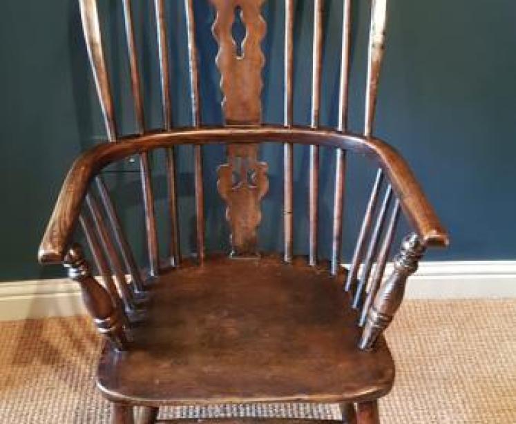 Early Victorian Ash & Elm High Back Windsor Armchair - Image 1