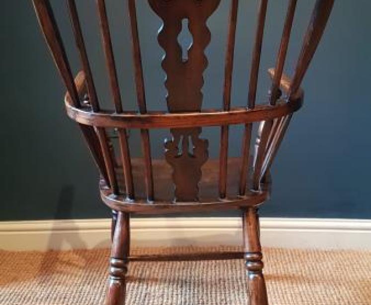 Early Victorian Ash & Elm High Back Windsor Armchair - Image 2