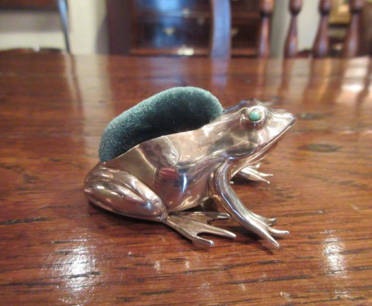Edwardian Sampson & Morden Silver Frog Pin Cushion - Image 1