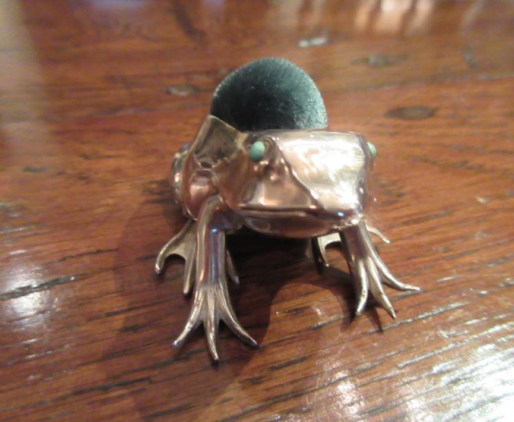Edwardian Sampson & Morden Silver Frog Pin Cushion - Image 4
