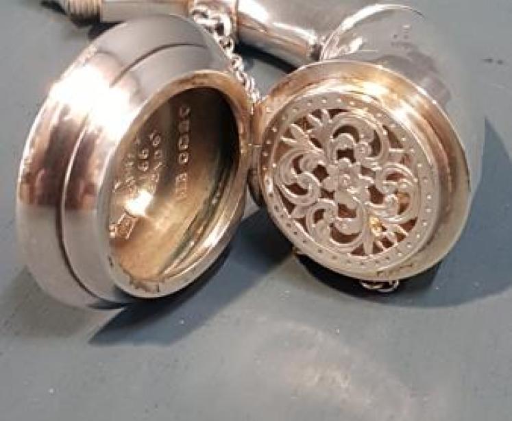 Victorian Aspreys Silver Vinaigrette and Scent  - Image 6