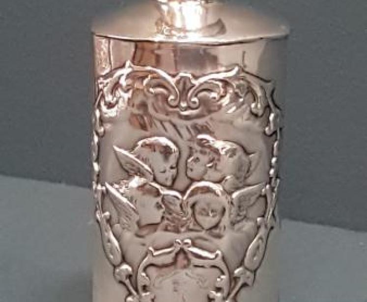 Silver Scent Bottle Cover by William Comyns - Image 1