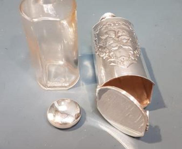 Silver Scent Bottle Cover by William Comyns - Image 5