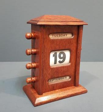 Edwardian Oak Perpetual Desk Calendar