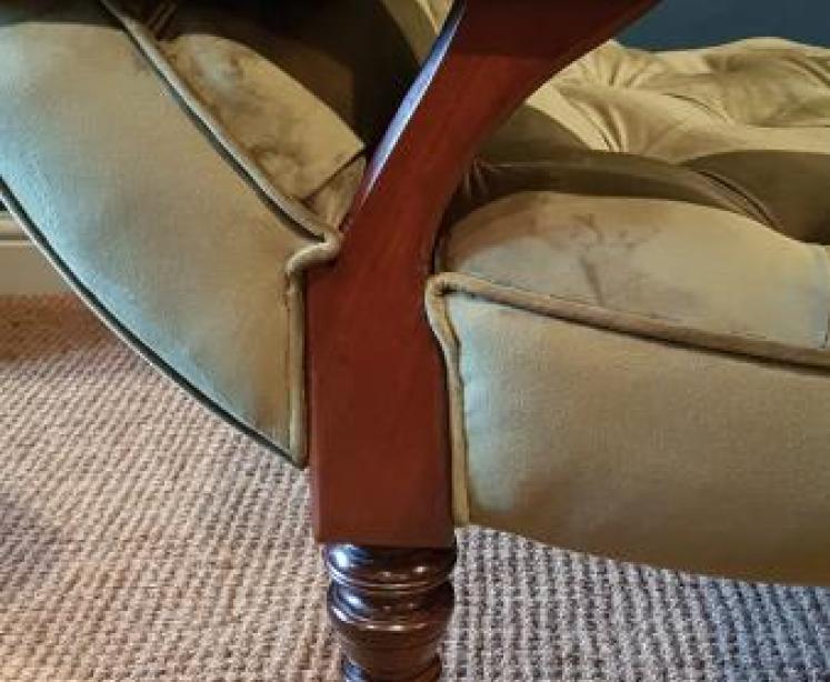 Superb Victorian Walnut Framed Chaise Longue - Image 5