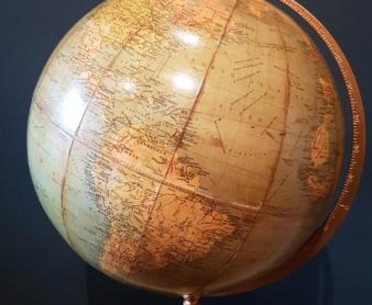 Impressive Floor Standing Terrestrial Globe - Image 4